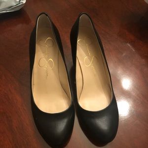 Jessica Simpson black wedges